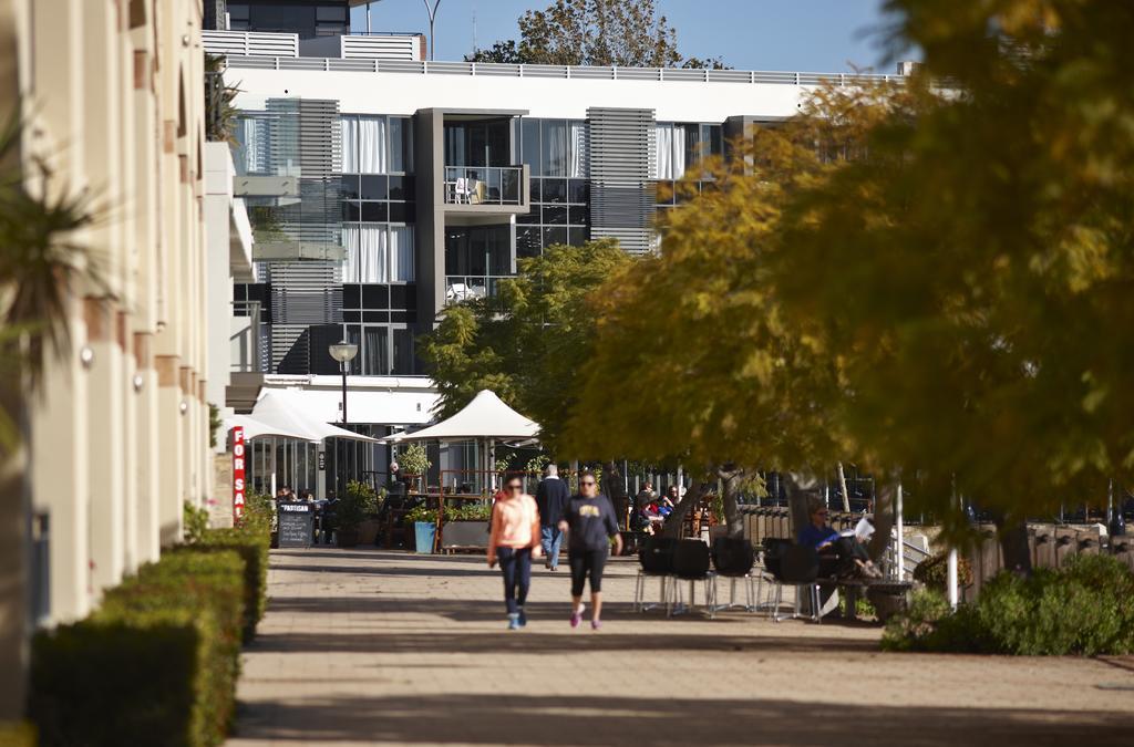 East Perth Suites Hotel Exterior photo